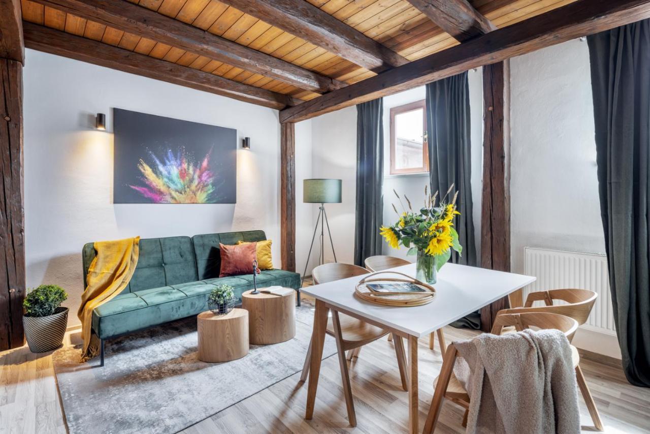 Wine & Bike City Tower Apartments Зноймо Екстериор снимка