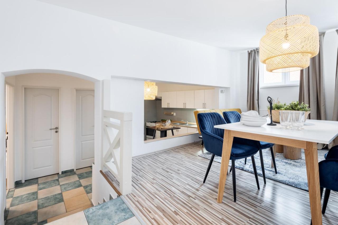 Wine & Bike City Tower Apartments Зноймо Екстериор снимка