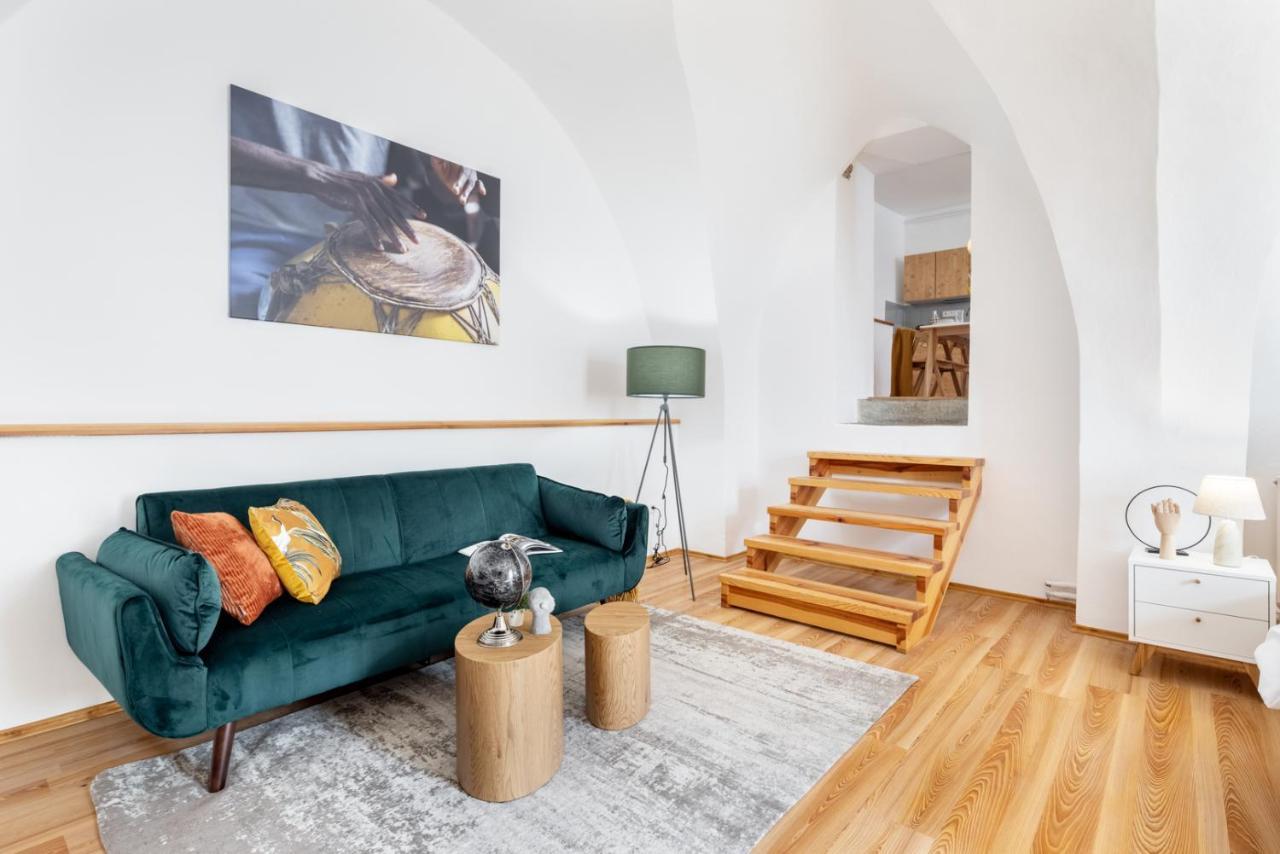 Wine & Bike City Tower Apartments Зноймо Екстериор снимка